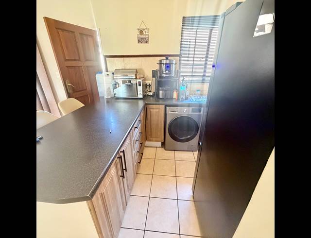 2 BEDROOM CLUSTER FOR SALE IN MOOIKLOOF RIDGE